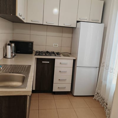 Rent of a comfortable furnished 3-room apartment, 75 m², Faleza Nord, Constanța, Romania